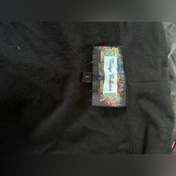 Vintage collection black robe sweater, so pretty, fits size large, extra large - Picture 7 of 7